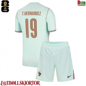 Frankrike Theo Hernandez #19 Borta Kläder Barn VM 2026 Kortärmad (+ Korta byxor)
